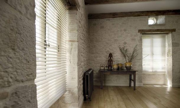The history and benefits of indoor blinds